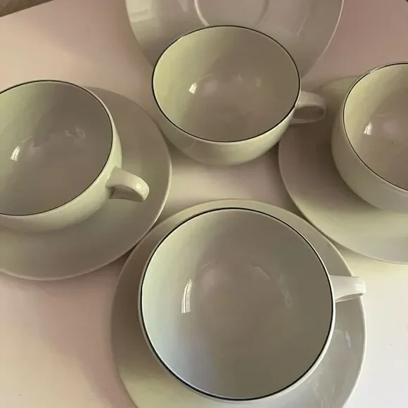 Royal Copenhagen set for 4 cups & saucers 3074 design from 1963 by Goethe Meyer